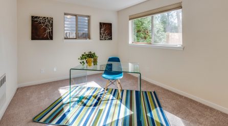Dywany pod biurko – praktyczne i eleganckie uzupełnienie domowego biura