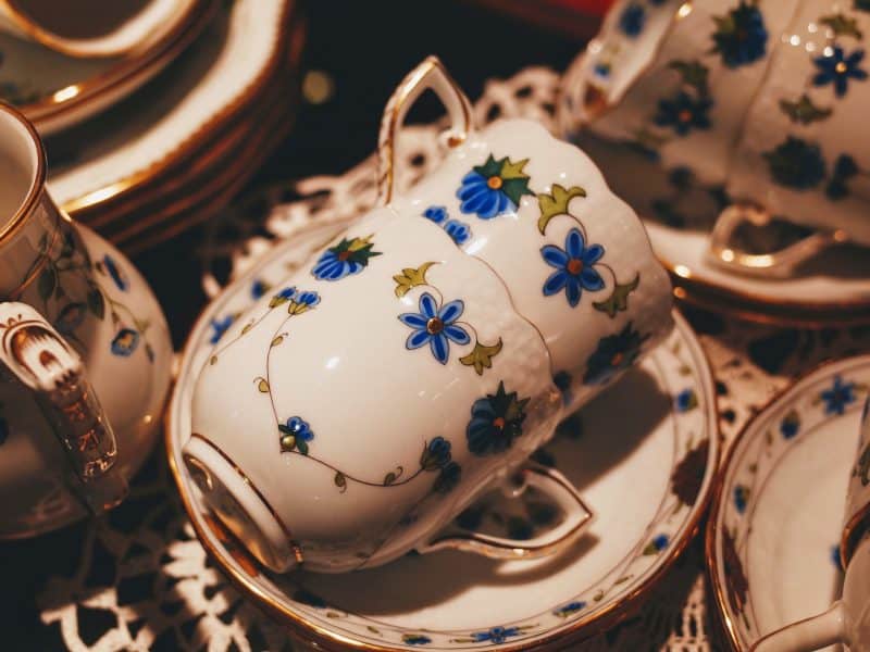 Co wyróżnia porcelanę?
