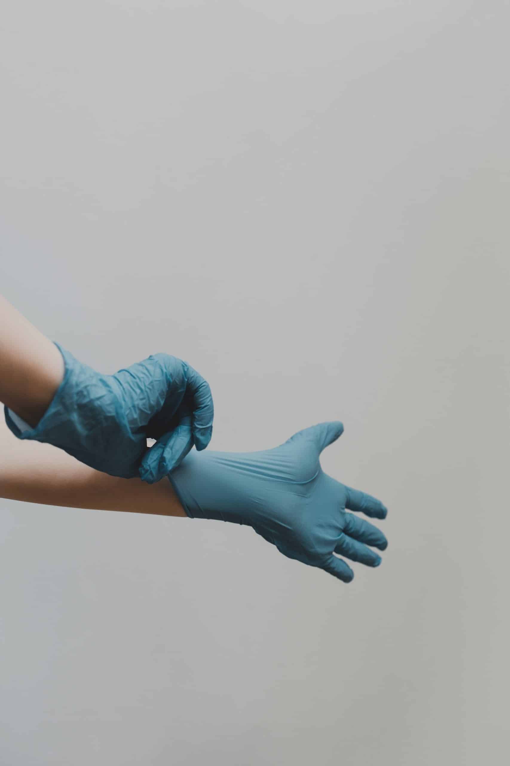 Rękawiczki jednorazowe – czy warto je kupić?